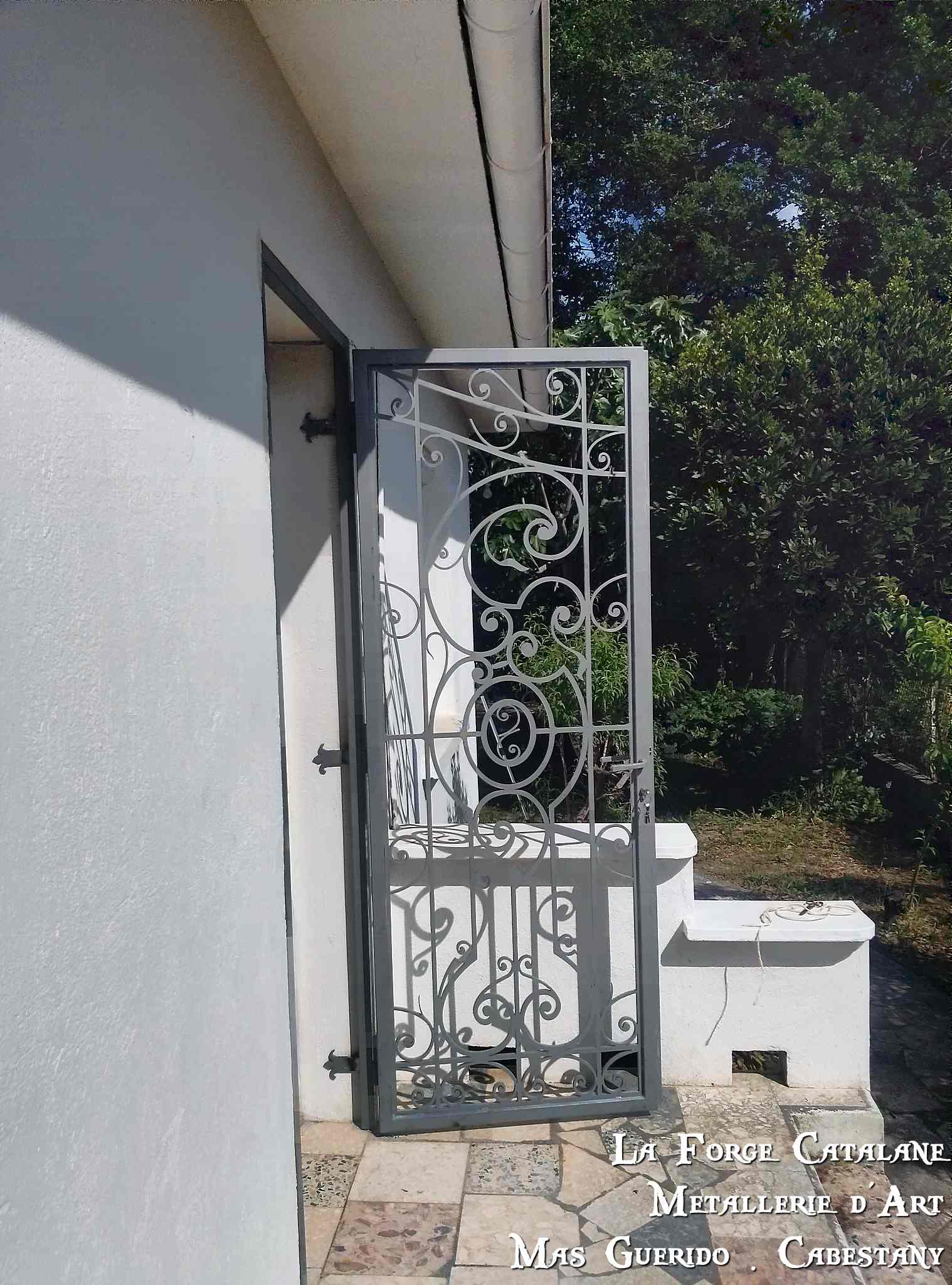 grille articulee motif decoupe laser 2 forge catalane.jpg